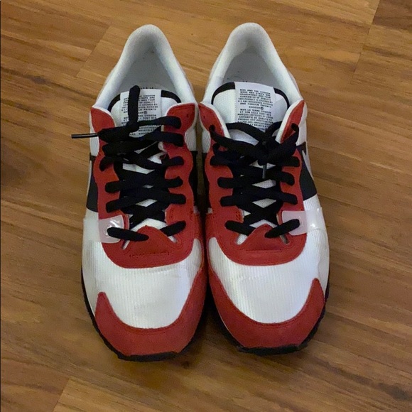 Nike - Picture 2 of 3